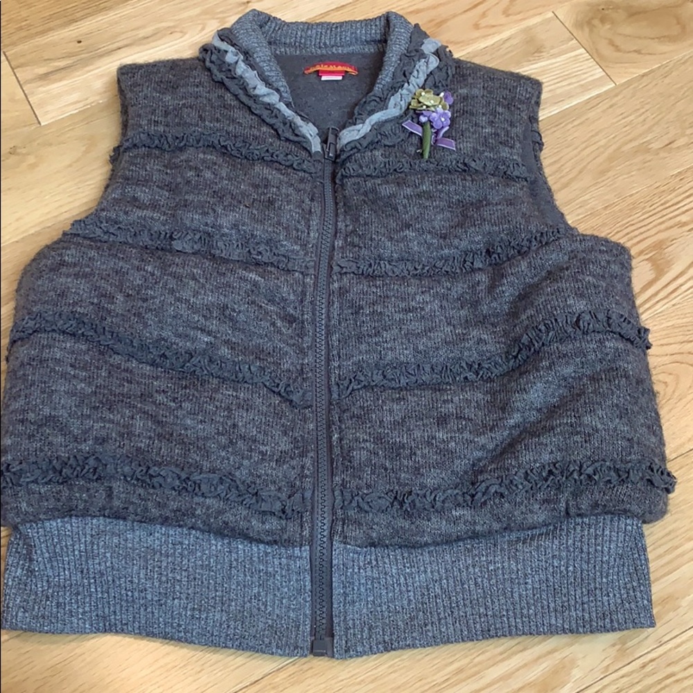 Girls puffy sweater vest.